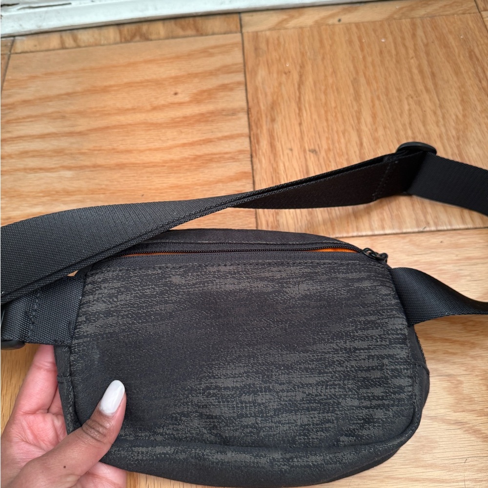 Lululemon belt bag - orange inside!